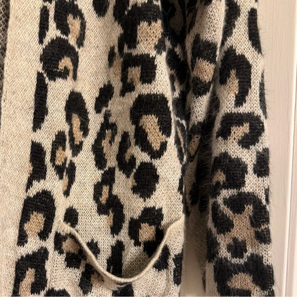 American Eagle Cheetah Print Cardigan Size Xs - Picture 4 of 6